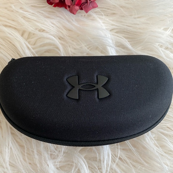 UNDER ARMOUR glasses case - Picture 3 of 8